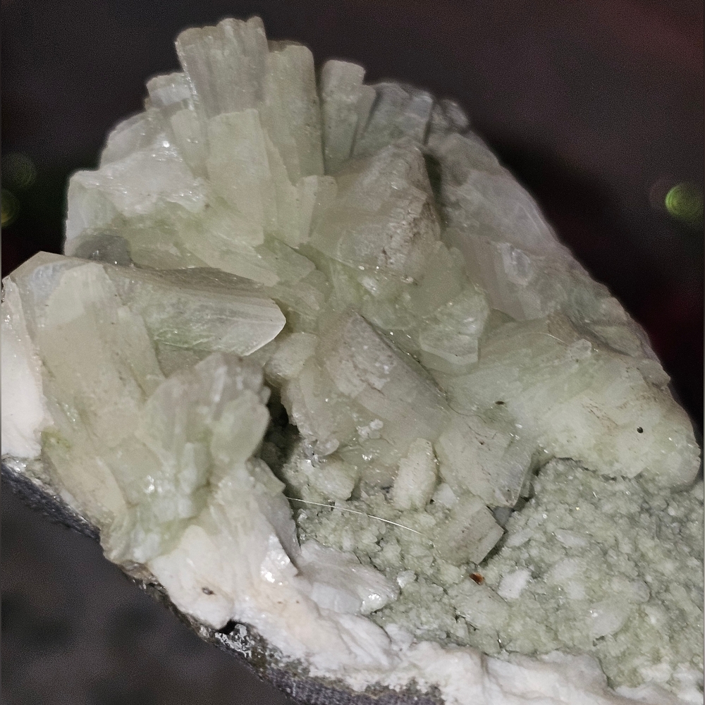 Green heulandite